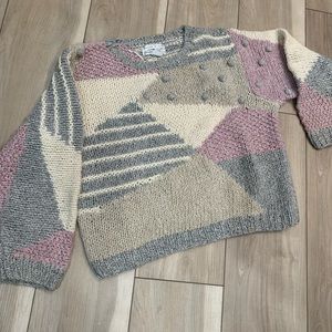interesting VINTAGE hand knit sweater